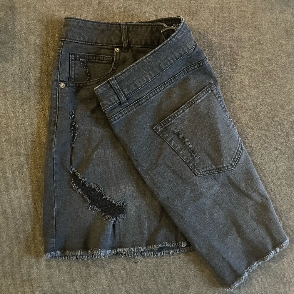 Wild fable distressed denim mini skirt (Black, distressed, Size 16)